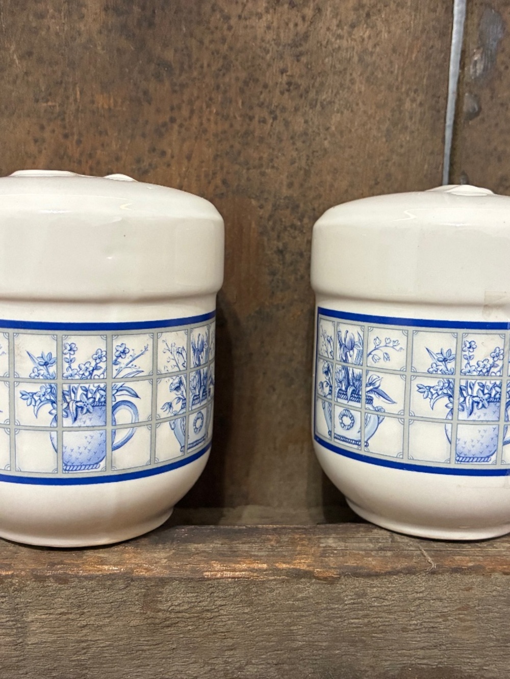 Vintage stoneware by Pomerantz flower pots salt & pepper shakers blue & white